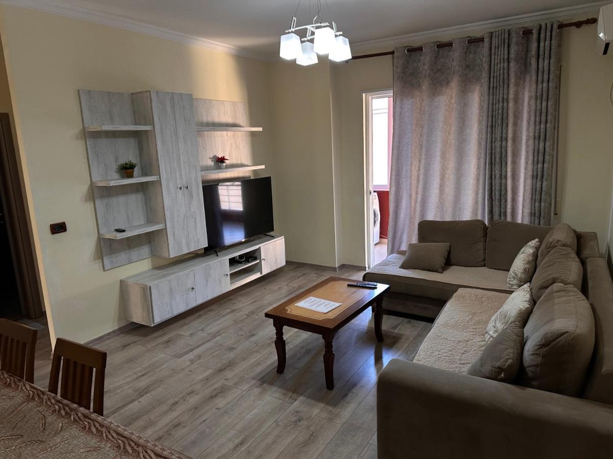 Family Apartments Sarandë Buitenkant foto