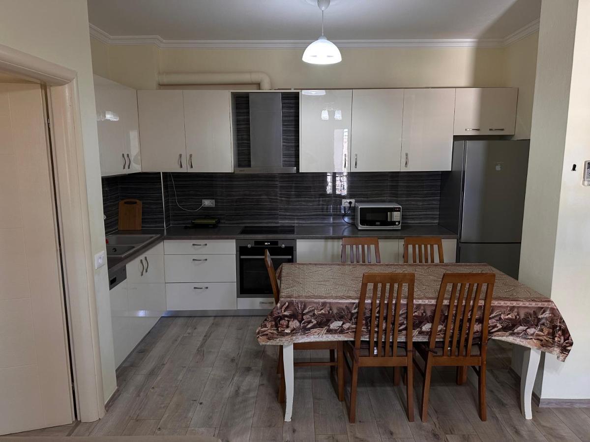 Family Apartments Sarandë Buitenkant foto