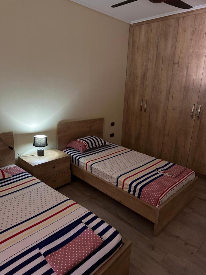 Family Apartments Sarandë Buitenkant foto